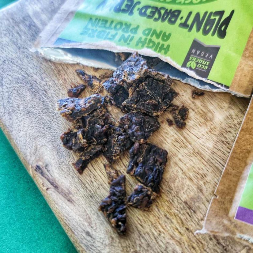 BIO rostlinné jerky Cherky - černý česnek a káva 30 g EXP 12/2026